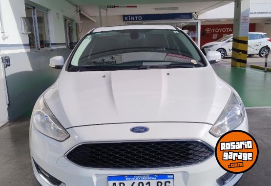 Autos - Ford Focus Se Plus Automtico 2017 Nafta 71800Km - En Venta