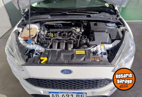 Autos - Ford Focus Se Plus Automtico 2017 Nafta 71800Km - En Venta