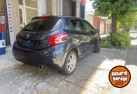 Autos - Peugeot 208 Allure Nav Touch 2014 Nafta 97000Km - En Venta