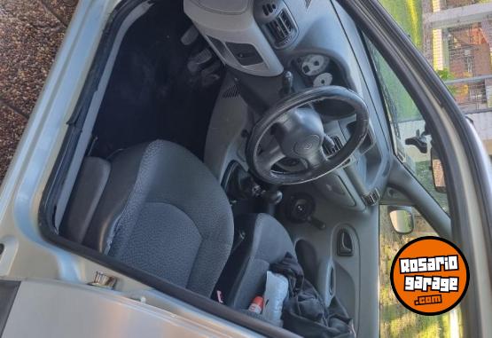 Autos - Renault Clio 2 2006 Diesel 237200Km - En Venta