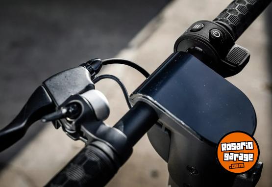 Otros - MONOPATIN ELECTRICO EMBLEM RENAULT R10 350W USADO PERFECTO ESTADO CON CAJA Y ACCESORIOS - En Venta