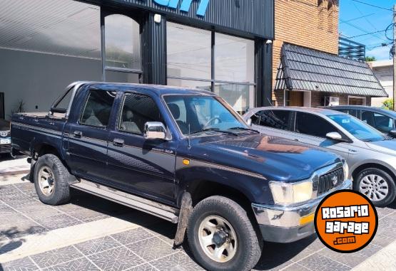 Camionetas - Toyota TOYOTA HILUX 4X2 C/D SRV 2002 Diesel 413000Km - En Venta