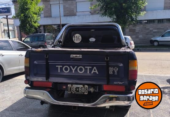 Camionetas - Toyota TOYOTA HILUX 4X2 C/D SRV 2002 Diesel 413000Km - En Venta