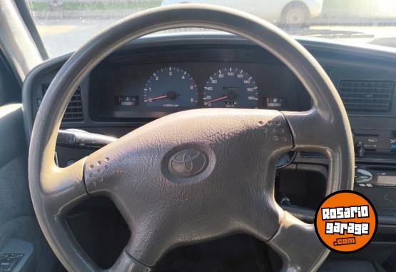 Camionetas - Toyota TOYOTA HILUX 4X2 C/D SRV 2002 Diesel 413000Km - En Venta