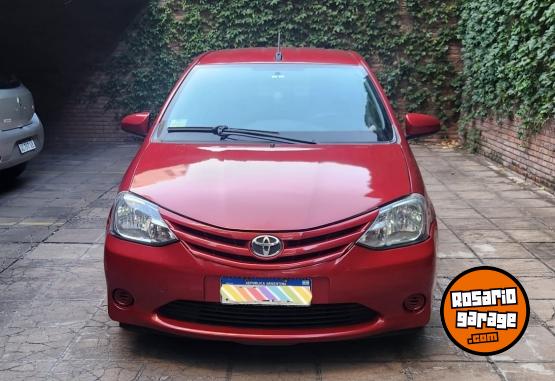 Autos - Toyota Etios XS 2016 Nafta 125000Km - En Venta