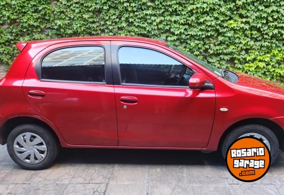 Autos - Toyota Etios XS 2016 Nafta 125000Km - En Venta