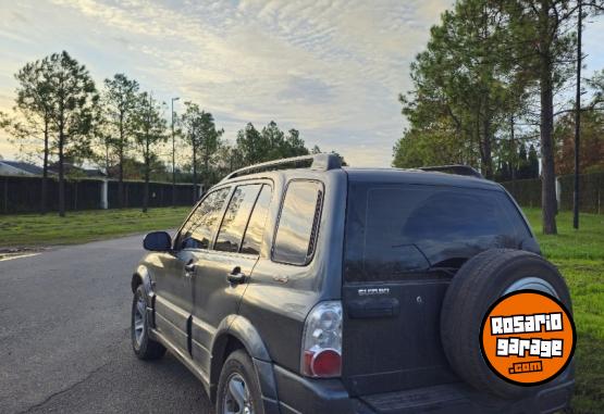 Camionetas - Suzuki Grand Vitara 2.0 2006 Nafta 250000Km - En Venta