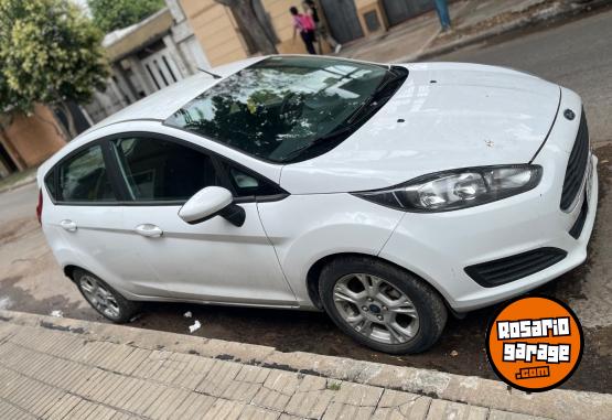 Autos - Ford Fiesta kinetic 2016 Nafta 130000Km - En Venta