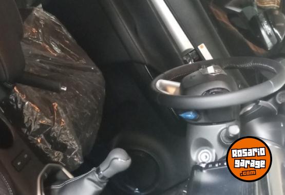 Camionetas - Toyota Hilux SRV 4X4 MANUAL 2023 Diesel 10Km - En Venta