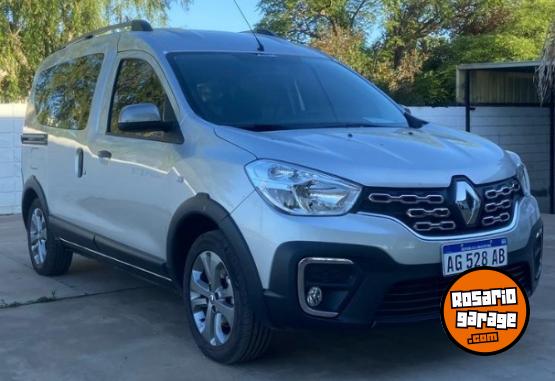 Utilitarios - Renault Kangoo 2024 Nafta 34000Km - En Venta