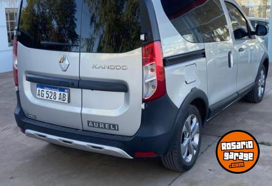 Utilitarios - Renault Kangoo 2024 Nafta 34000Km - En Venta