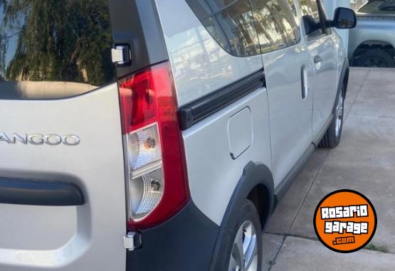 Utilitarios - Renault Kangoo 2024 Nafta 34000Km - En Venta