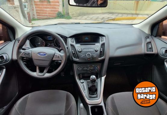 Autos - Ford Focus 4P 1.6L N S 2017 Nafta 104000Km - En Venta