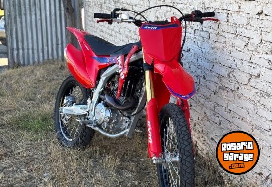 Motos - RVM Cz 250 T Pro 2025 Nafta 1450Km - En Venta
