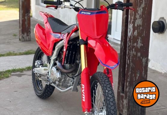 Motos - RVM Cz 250 T Pro 2025 Nafta 1450Km - En Venta