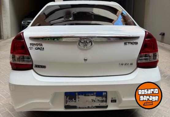 Autos - Toyota Etios xls 2021 Nafta 218000Km - En Venta