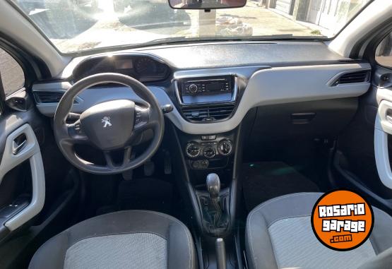 Autos - Peugeot 208 2014 Nafta 130000Km - En Venta