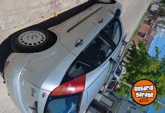 Autos - Ford Focus 1.8 turbo diesel 2004 Diesel 159500Km - En Venta