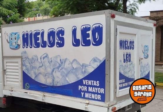 Utilitarios - Ford Furgón 2009 Nafta 111111Km - En Venta