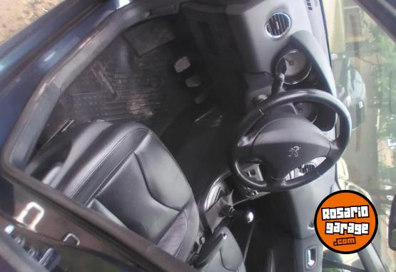 Autos - Peugeot 408 alure + navegador 2012 Nafta 90000Km - En Venta