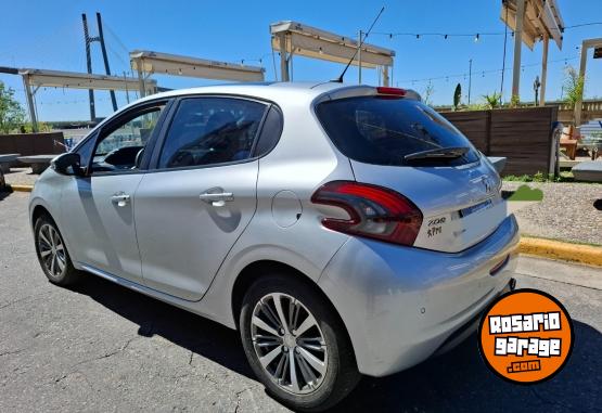 Autos - Peugeot 208 Allure 2017 Nafta 52000Km - En Venta