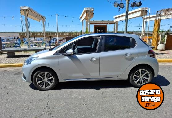 Autos - Peugeot 208 Allure 2017 Nafta 52000Km - En Venta