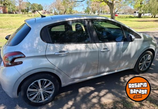 Autos - Peugeot 208 Allure 2017 Nafta 52000Km - En Venta