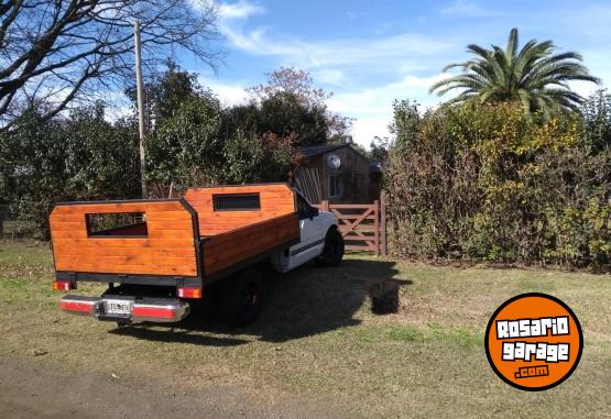 Camiones y Gr�as - Luv 2.5 aspirado - En Venta