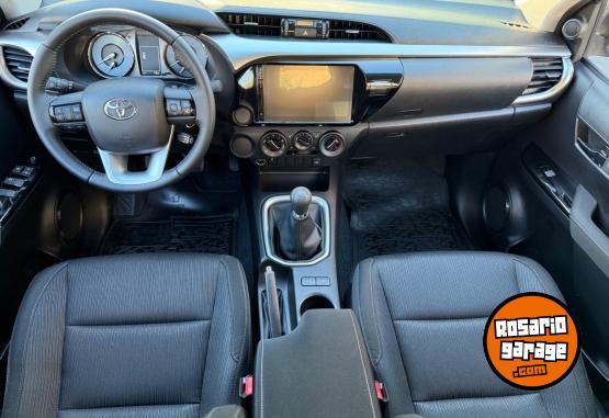 Camionetas - Toyota HILUX SR 2025 Diesel 1Km - En Venta