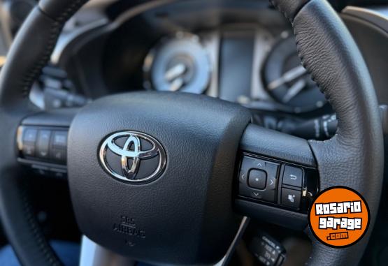 Camionetas - Toyota HILUX SR 2025 Diesel 1Km - En Venta