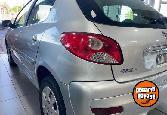 Autos - Peugeot 207 2013 Nafta 144000Km - En Venta