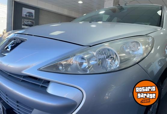 Autos - Peugeot 207 2013 Nafta 144000Km - En Venta