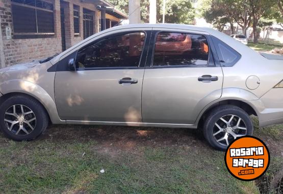 Autos - Ford 2010 2010 GNC 200000Km - En Venta