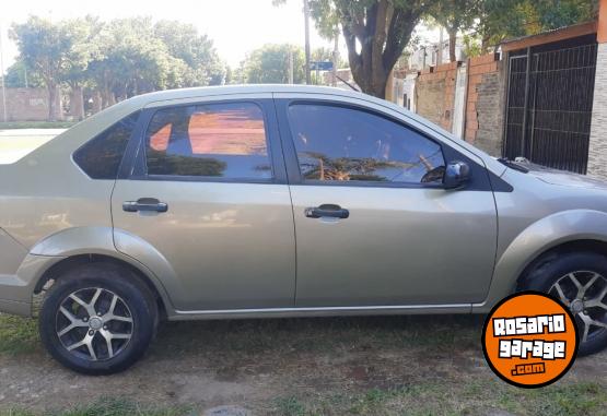 Autos - Ford 2010 2010 GNC 200000Km - En Venta