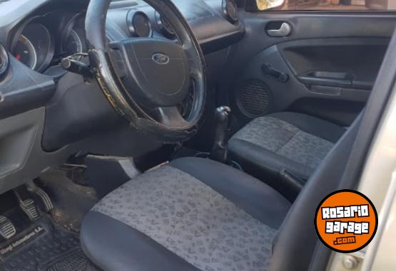 Autos - Ford 2010 2010 GNC 200000Km - En Venta