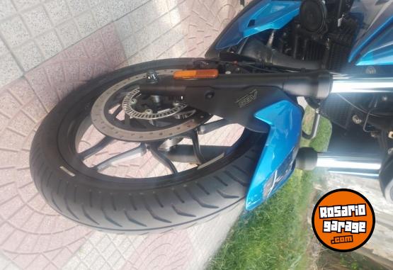 Motos - Bajaj N250 2024 Nafta 3500Km - En Venta