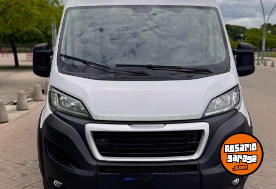 Utilitarios - Peugeot BOXER PREMIUM 2.2 HDI 2022 Diesel 66000Km - En Venta