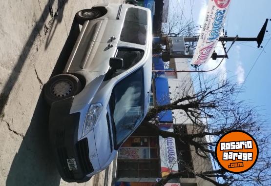 Utilitarios - Peugeot Expert HDI 2015 Diesel 200000Km - En Venta