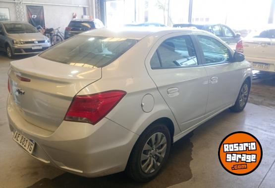 Autos - Chevrolet Onix 2021 Nafta 76000Km - En Venta