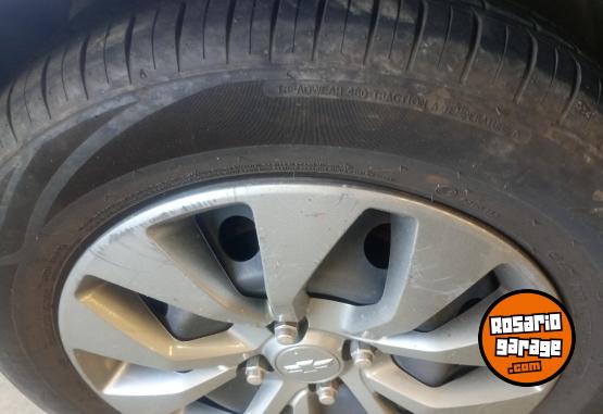 Autos - Chevrolet Onix 2021 Nafta 76000Km - En Venta