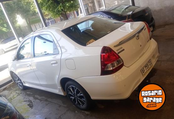 Autos - Toyota Etios 2023 Nafta 66000Km - En Venta
