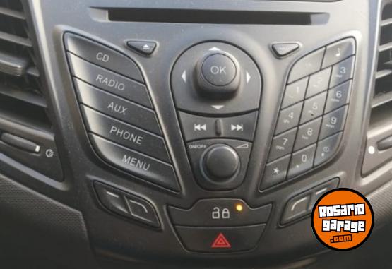 Autos - Ford FIESTA KINETIC SE 2015 Nafta 87000Km - En Venta