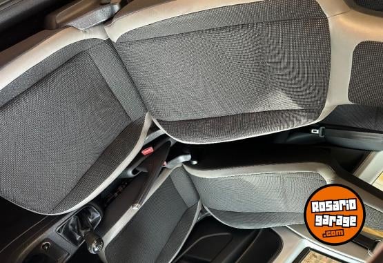 Autos - Volkswagen Up high 2014 Nafta 115000Km - En Venta