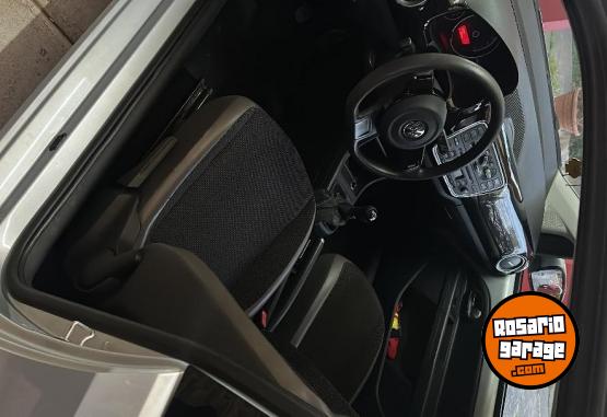 Autos - Volkswagen Up high 2014 Nafta 115000Km - En Venta
