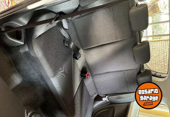 Autos - Volkswagen Up high 2014 Nafta 115000Km - En Venta