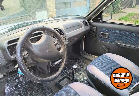 Autos - Peugeot 205 gl 1998 Nafta 228000Km - En Venta