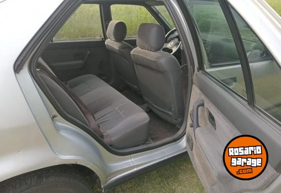 Autos - Renault 19 RN 1994 GNC 111111Km - En Venta