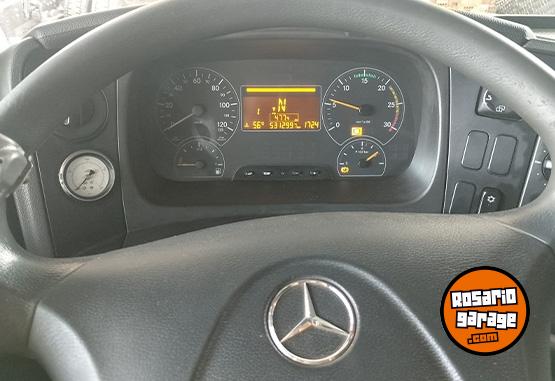Camiones y Grúas - Mercedes Benz Axor 1933 S 36 - Año 2012 - En Venta