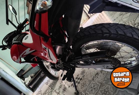 Motos - Honda Xr 2022 Nafta 6880Km - En Venta