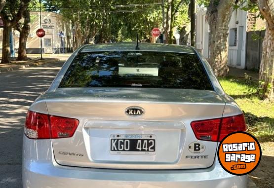 Autos - Kia Cerato 2011 Nafta 125000Km - En Venta